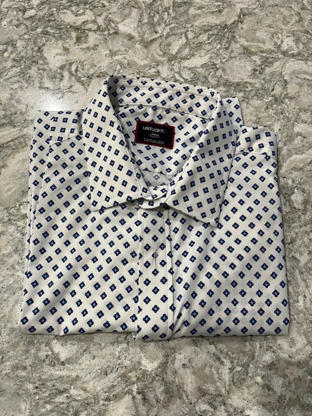 Untuckit SHORT sleeved Button Down